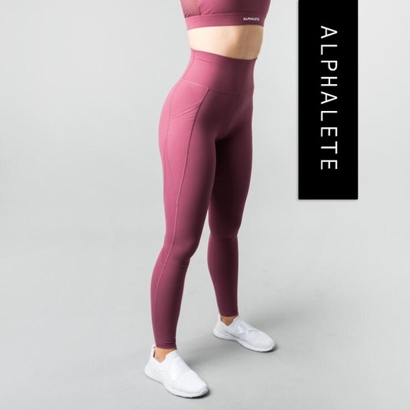 Alphalete Surface Pocket Legging In 
